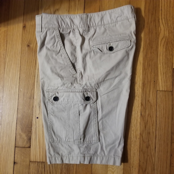 Timberland Flat Front Mid-Rise Beige Cargo Shorts Men's Size 33 W Inseam 11" - Picture 8 of 12